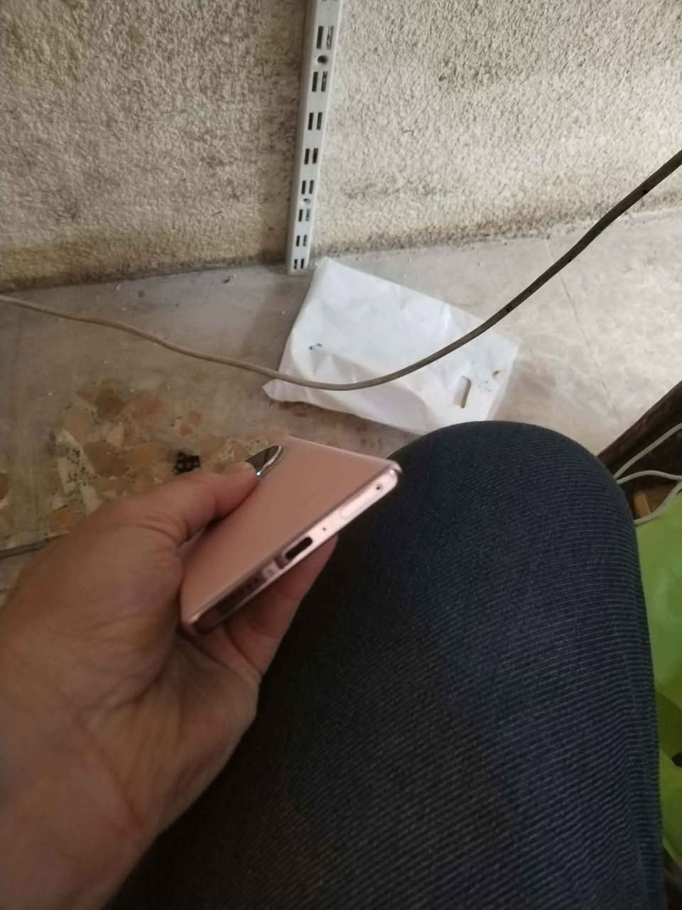 انفنكس zero 40 شاشه ذاكره ٥١٢ داخليه ١٦ الجهاز معروفه مواصفاته قوي جدا ونظيف حيل حيل كارتونه وياه وشاحنه كامل وكفر اصلي السعر ٢١٥ وبي مجال بسيط جدا مكاني بغداد حي الامين او المشتل *********** بغداد, العراق
