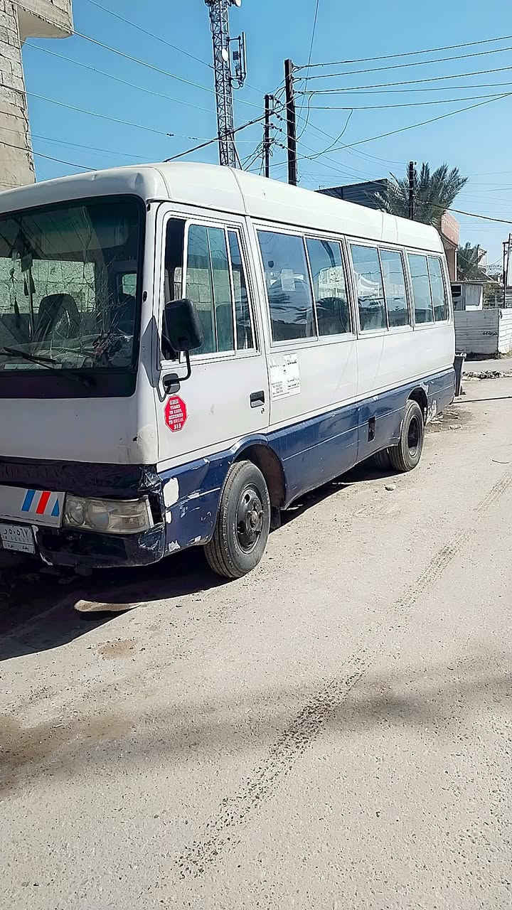 يالله سلام عليكم سياره روزه للبيع موديل 1997 سياره خير من لله مكينه ففتي 2500 سياره نضيفه وخير من لله لاتبخير ولاتنقيص سعر 40 بيها مجال حك الجيه ابيع وكاله الاستفسار ***********
