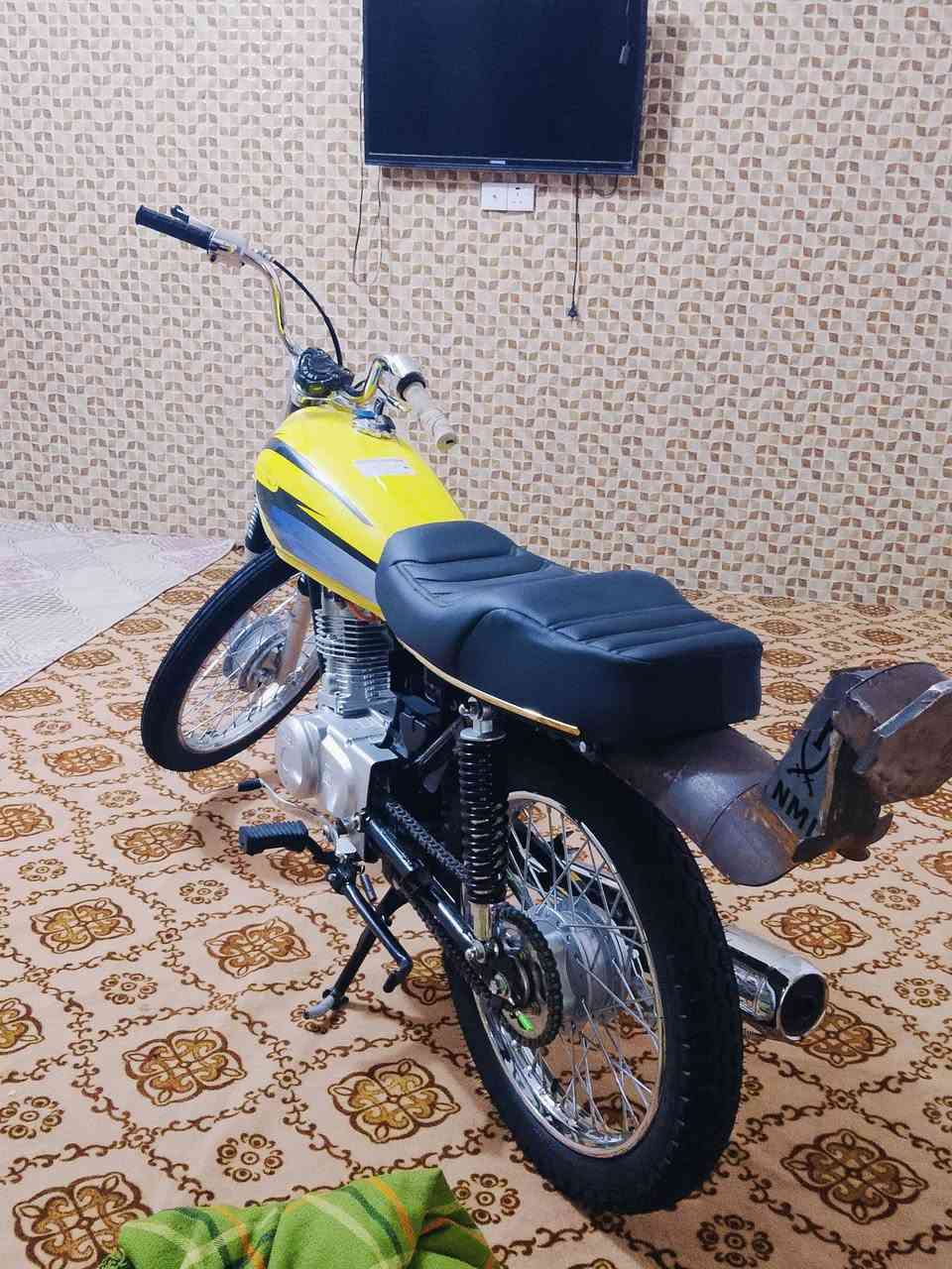 السلام عليكم دراجه البيع دراجه جديده ستوه معمره غراض 26 كله نامه اصلي وشاصي نامه 26 سكنر 7وراق دراجه مال معاتب دراجه ما ناقصه برقي عنوان دوانيه مركز رقم *********** واتساب
