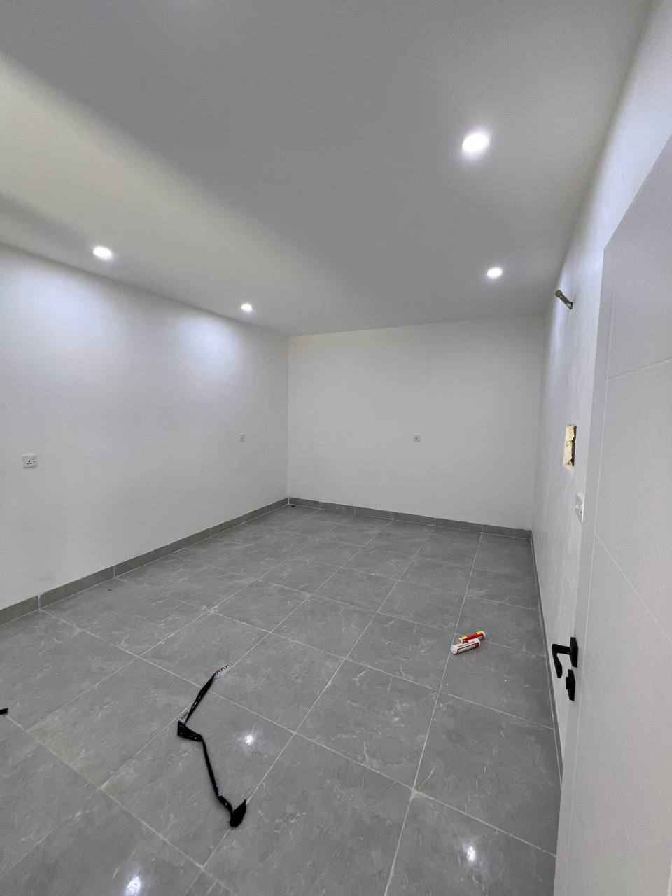 سند طابو يتسجل بإسم اي عراقي
🔘أربيل-حي هفالان قرب شارع كويه وقرب شارع100متري
➖منزلين زيرو للبيع  ركن وصف الركن
➖مساحة 104m+104m
➖تتكون من-4غرف نوم-استقبال -مطبخ -مجموعة صحيات-
للتواصل 📞

***********
**************
♦️في حال لم يتوافق العقار مع رغبتكم او لم يكن بقدر امكانيتكم يمكنكم التواصل معنا على واتس اب للأطلاع على اكثر عدد من العقارات المتوفرة أربيل, العراق
