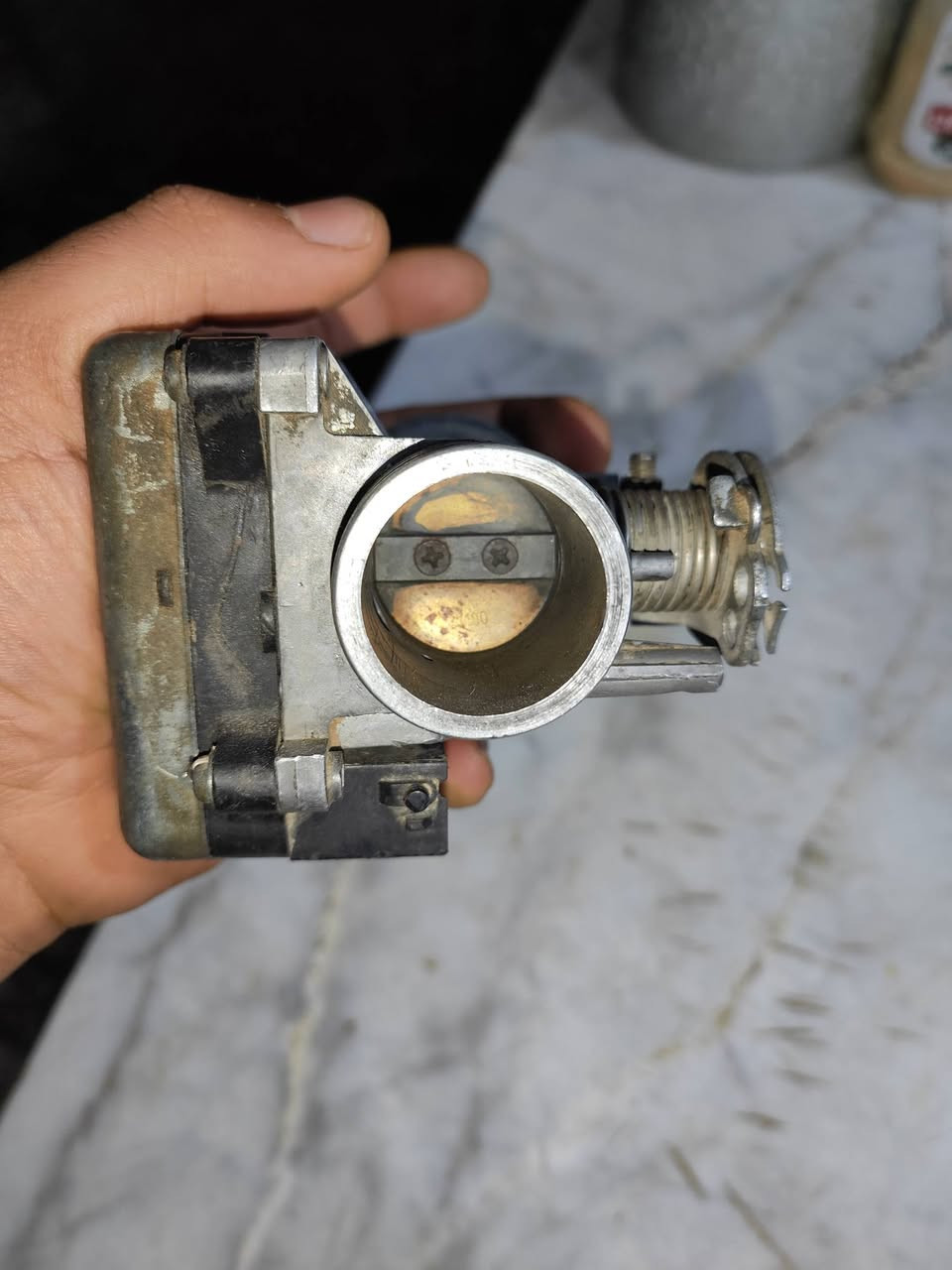 جويتر كير مو عمية مكفول 08/09
سعر 75 
مكان ناصرية ***********
