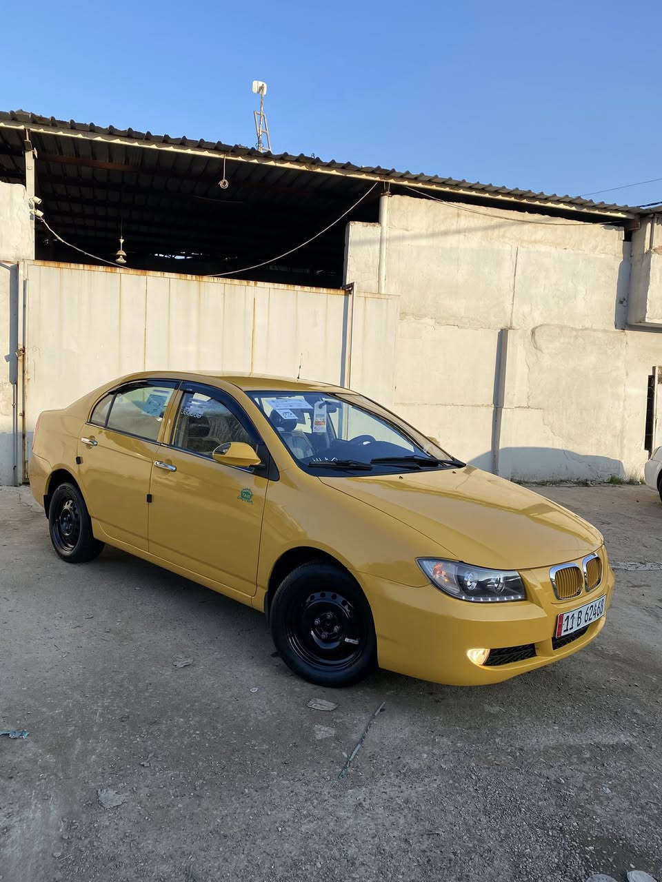 ليفان 620موديل 2012محرك كير شرط كير عادي  رقم جديد هزه جديده السياره بسمي شرط التحويل والوكاله هيئه غرامات صفر مكفوله من اي ضربه صدرها كلو جديد السياره كامله للأخير كبل للشارع
المكان موصل 
للاستفسار ***********
السعر 48
