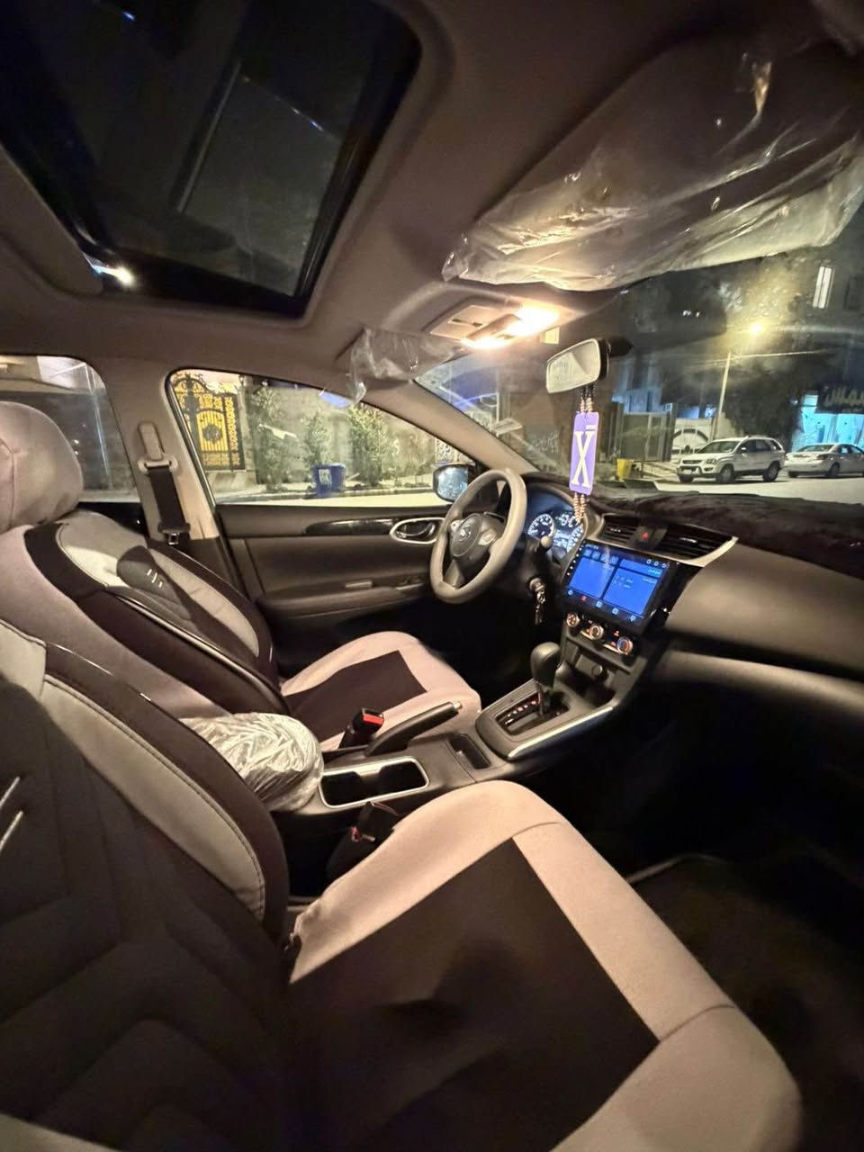 السلام عليكم ورحمة الله وبركاته
نيسان سنترا خليجي زيرو ممشى قليل جداً الف كيلو متر 
موديل 2025
فول مواصفات السيارة كفالة عامة  الحمدلله
تاريخ شراء السيارة 2026/1/15 يعني صارلنه 9 ايام من اشتريناها بسعر 141ونصف
مواصفات السيارة 
حساس امامي
حساس خلفي 
بوجكتر امامي
لد خلفي
كاشف ضباب خلفي وامامي
فتحة سقف
شاشة كبيرة الحجم كار بلي 
دوشة ارضية  يعني الف ماتصرف عليها
ودوشمة كشنات كذلك
نظام الايكو تقليل صرفية الوقود 
مثبت سرعة
تحديد مسار 
تحكم استيرن جهتين 
تبريد قطعتين امامي خلفي  ثلج 
عدد الاربكات 8 تجي بس بالفول
سماعات عدد 6 هم يجي بس بالفول 
يوجد بيها نظام النورمال 
ويجد بها ايظاً نظام السبورت 
 مكينة 1600 دبل دوش المرغوبة
بيها بعد هواي موصفات 
علماً ان السيارة زيرو ماشية قليل استخدام ٩ ايام 
سعر السيارة 134 وبيها مجال حك الجية 
مكان السيارة البصرة ياسين خريبط
رقم الهاتف *********** البصرة, العراق
