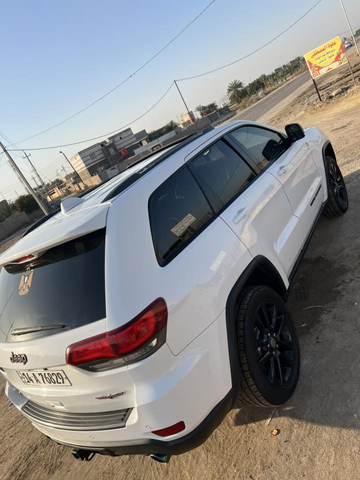 جيب تراك هوك اعلى فئه 
فول واحد ع واحد 
موديل ٢٠١٧ رقم دولي 14 تحويل 
وارد حادث كلش خفيف جاملغ وحافه البنيد والباقي كفالهً
جاهزه من كلشي لبيع او مراوس 
مكاني البصره القرنه 
***********
