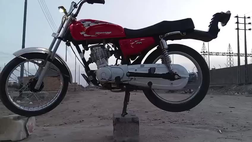 مكلف بنشر دراجه للبيع شرط نضيفه وبيهه اوراق وحته كمرك موجود كامله مكينه شرط فحص مكان الناصريه السعر 700 وبيهه مجال الشراي يتصل عل رقم *********** / أو يراسلني
