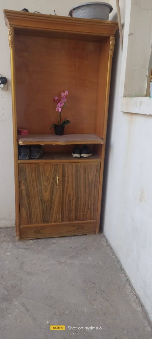 السلام عليكم اخوان توجد غرفه توج خشب ثقيل السعر 650وبيه مجال الاستفسار عن الرقم ***********العنوان الرمانه البوعبيد
