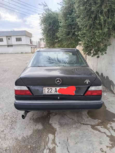 بسم لله مارسدس دب موديل ٨٨ محرك كير مكفول سنويه مساقطه بدون خياسات مصبوغه عام صار اسبوع سعر ٥٠ مكان ديالى ***********
