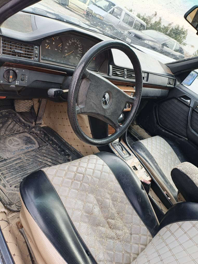 السلام عليكم
مارسدس دب 300 
الموديل 1990 
قواعد دبل شركه شرط 
محرك بطه 2500
تبريد شغال 🥶
سيارة بيها بس قطعتين صبغ
محرك كير شرط الكفاله/
سنويه بسمي تحويل مباشر 
سعر 44 ورقه وبيها مجال
العنوان ديالى خان بني سعد
*********** 📲
