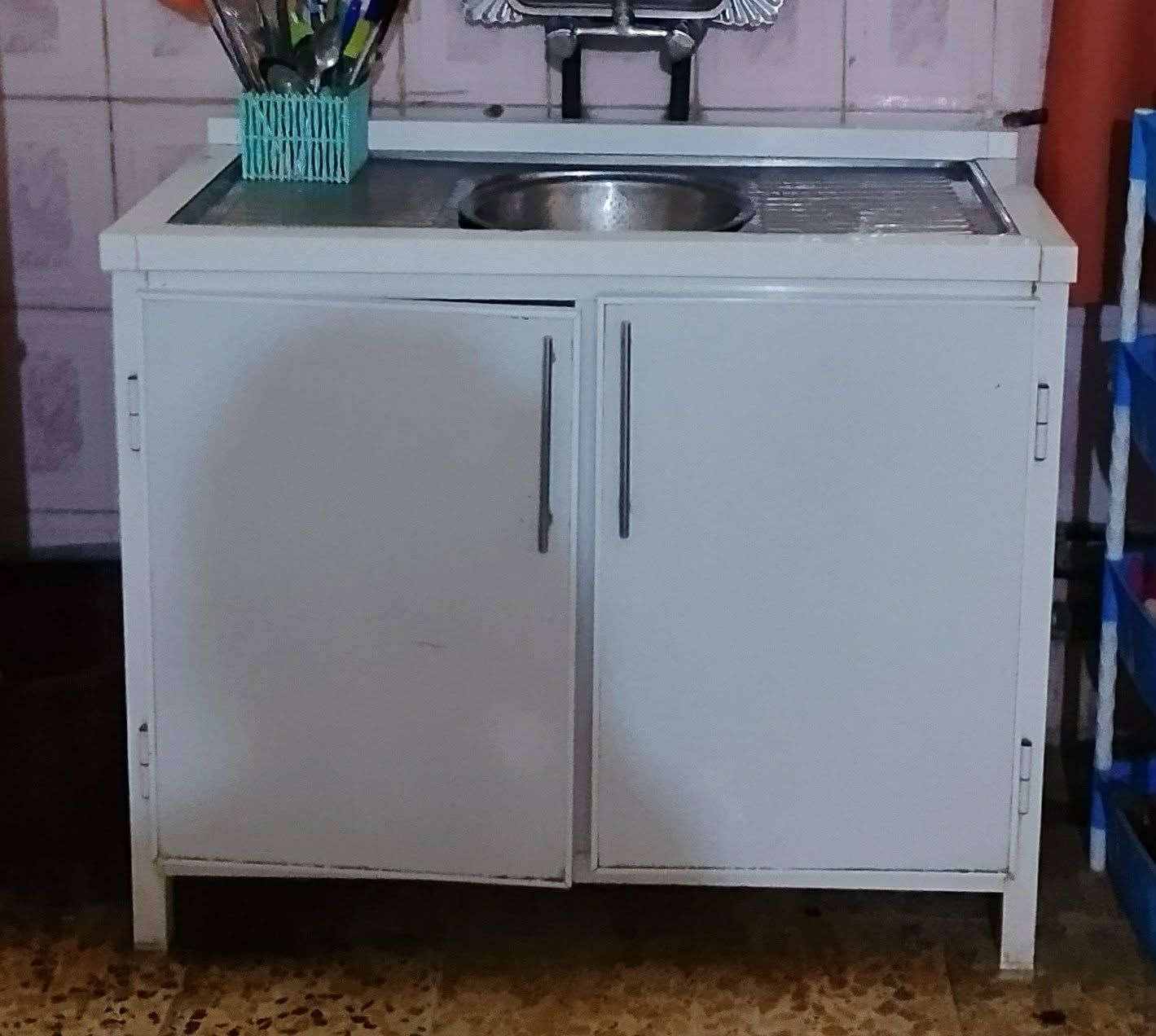 سنك صغير 

وكاونتر قطعتين 

لبيع 

مكان  الكريعات


**إذا كنت صاحب هذا الإعلان وتريد حذفه لأي سبب، رجاءا أرسل رسالة إلى الدعم الفني**