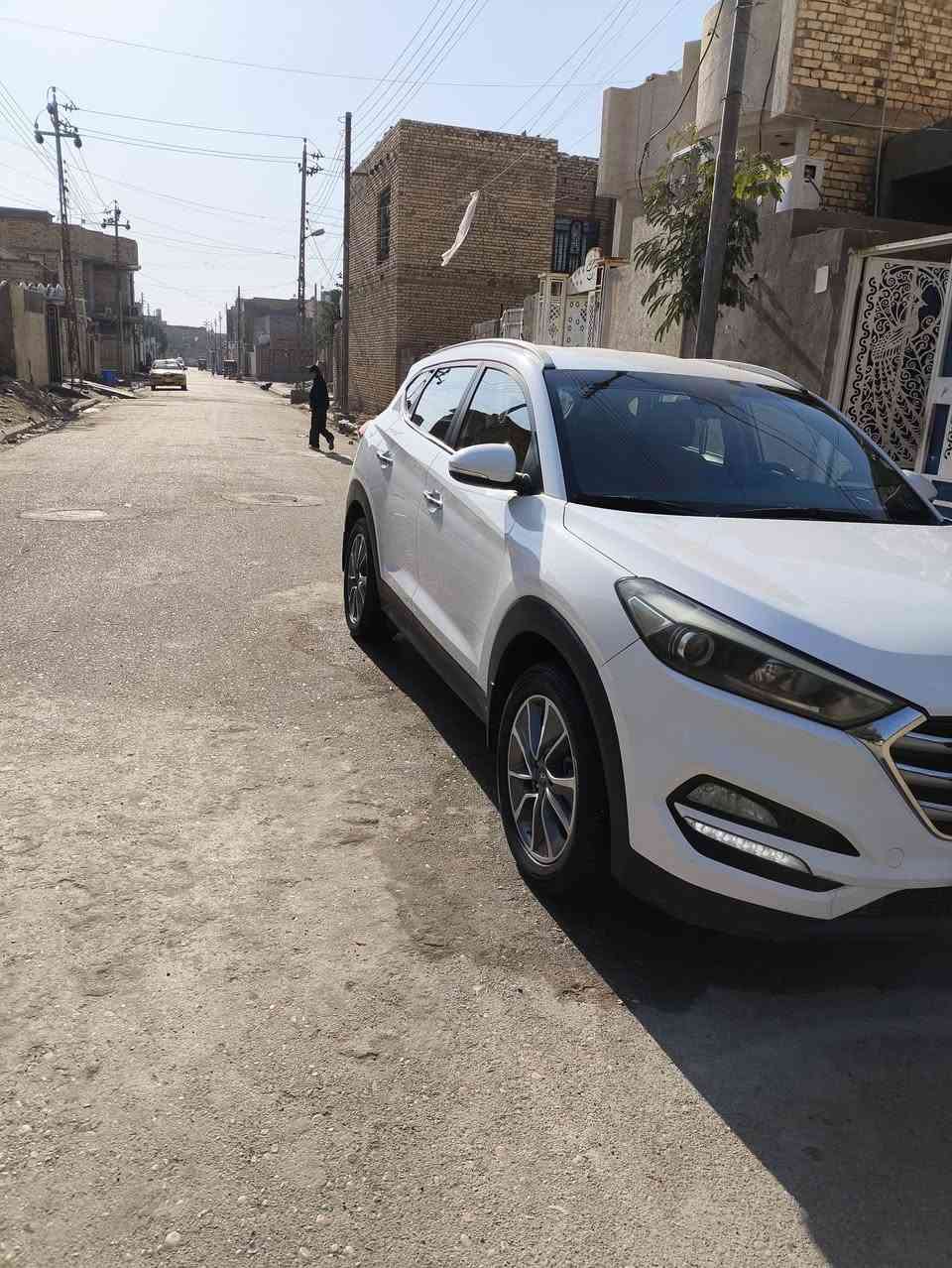 توسان موديل 18 خليجي مكفول لا صبغ ولا بارد هزه جديده بسمي سياره جاهزه للتصال ***********
