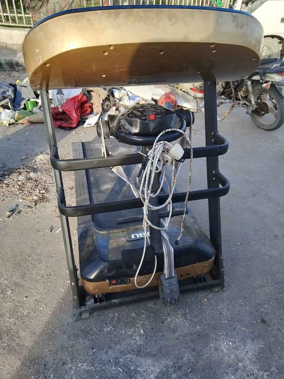 سلام عليكم جهاز لبيع جان متروك بل منزل ما مشغلينه صاله هواي ما نعرف يشتغل لا هسا وسعره جداً مناسب موجود بل الاورفلي ولجهاز نضيف كلش بس متروك اليحب هاذا رقمي ***********
