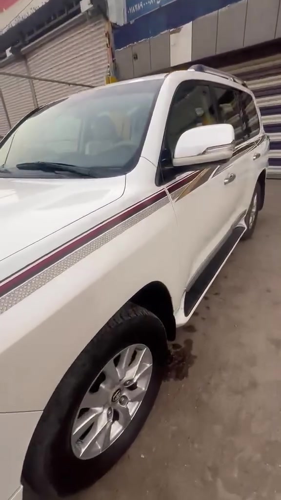 رقم الهاتف ***********

سلام عليكم موديل ١٦ ماشيه 200 لللبيع او مراوس حسب القناعه مكاني بغداد الدوره الشراي يتصل السيارة فول مواصفات مكفوله من الصبغ والتبديل والضربه
