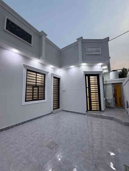 أسعد ألله أوقاتكم بكل خير 🌹
اللاستفسار : *********** 

توفر : دار سكن للبيع ⚡
جمال ونزاكه ودقه بلعمل 
بناء حديث سنه 2025 😍
ألمساحه : 250 م
على شارع 10 م تبليط
بيت فارغ جاهز للسكن
تستلم بيتك عد لمكاتبه
جميع لخدمات متوفره 👍
ماء + كهرباء + مجاري
نوع العقار : طابو ملك صرف
زراعي بأسم عراقي سند 25

محتويات ألبيت ⬇️
كراج سياره
دوانيه
صاله كبيره
غرف نوم عدد 3 
مطبخ حار بارد
حديقه جانب لبيت
مجمع صحيات داخلي + خارجي

الموقع راقي
البصرة محوله زهير 
يبعد مسافه 700 م
عن طريق داخلي سايدين

كل هاذ جمال وترتيب 
سعر 145 مليون وبي مجال
اللاستفسار : ***********
