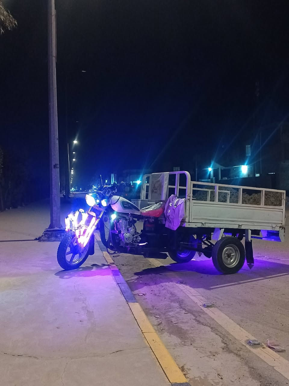 سلام عليكم ستوته امتيار موديل 10 اوراق السعر مليون و250 وبيه مجال العنوان واسط عزيزيه ***********
