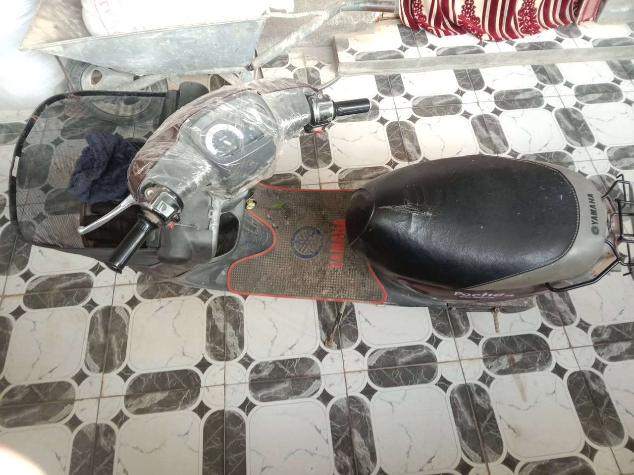 السلام عليكم دراجه منغولي سله كهرئيات شغاله سلف هندر اشاير كله شغاله دراجه نضيفه  فقط تريد باتري شاصي ومكينه وكفرات بلادي 
السعر 350 ***********
