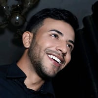 احنه ولد اثنين. اني شيف غربي وشرقي وشتغل عامل عادي  خبره مطاعم. 4سنين/...