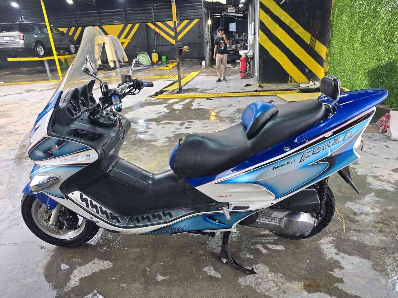 فورزة 06 للبيع 🏍️🛵
جاهزة بدون اي نقص 💯✅

تايرات امامي خلفي جدد 🆕🔥

مكينة كفالة ما مفتوحة بلادية وما بيها شعرة تبخير ⚙️💨

كهربائياتها وكيجاتها شرط من التاير للتاير شغالة ⚡️🔌

فقط يرادلها سايق 🧑‍✈️😎

الدراجة على وضع اليابان بلادية كلشي بيها 🇯🇵

ملاحضة الكفر بي شوي ملاحضات واكدر ابدل كفرها واحط لزكات وهلملاعيب بس حبيت تبقى ع وضع اليابان وما العب بكفراتها 🇯🇵✨

مكاني الرمادي 📍📌

سعرها ٦ ورقات وبيها مجال حك الجية 💰🤝

للأستفسار الاتصال على الرقم *********** 📞📱
