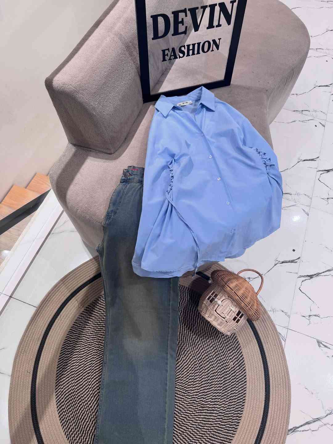 🤍قميص بتصميم أربطه جانبية ، أناقه تبدأ من التفاصيل الصغيره🤍
كوالتي عالي متوفر ب 5 الوان 
✨✨✨✨✨✨
طول القميص 75cm
قياسات 38-46
ستندر 
✨✨✨✨✨
بنطرون كيلوت طول 110cm
قياسات 36-45
هاي ويست
✨✨✨✨✨
#اكسبلور_فولو #اكسبلور_explore #اكسبلور_ضيفونا #اكسبلور_العراق_السعوديه_الاردن_ايران_الكويت_طق_لايكات_كومنت_يلاا💙 #اكسبلورر


**إذا كنت صاحب هذا الإعلان وتريد حذفه لأي سبب، رجاءا أرسل رسالة إلى الدعم الفني**