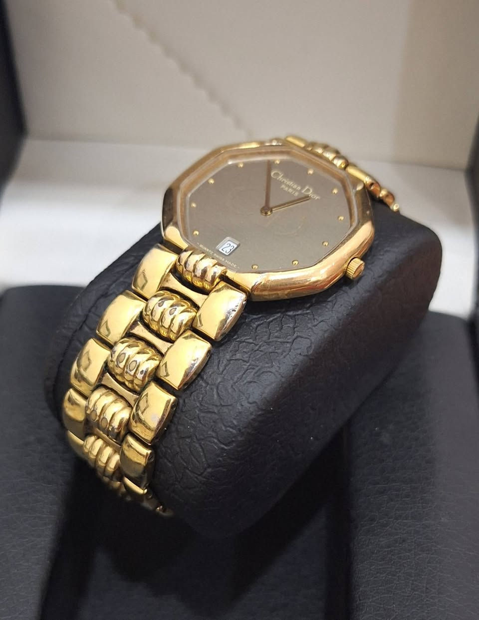 #رمضان_كريم 🌙
كريستيان ديور
طلاء ذهب بالكامل 🪙
نظام ميلين 2️⃣
سير زنجيل 🔗
منفذ العرض التاريخ 📅
نظافه منتازه ✔️
كوارتز 🔋
مكينه خاصه ثري فايف 
السعر ١٣٠ $
هذا السعر فقط للأصدقاء الصفحة


**إذا كنت صاحب هذا الإعلان وتريد حذفه لأي سبب، رجاءا أرسل رسالة إلى الدعم الفني**