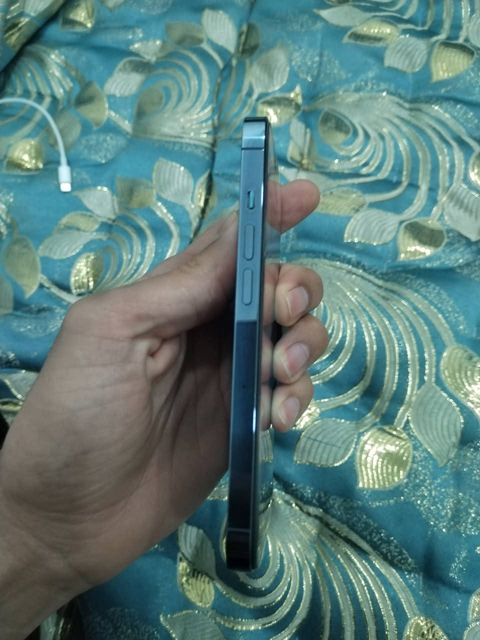 ايفون 13 برو فقط
 نظيف كلش
مبدل شاشة    وبطارية
 ذاكره 128 تك.  شرط كلو شغال 
السعر 400 الف
***********
