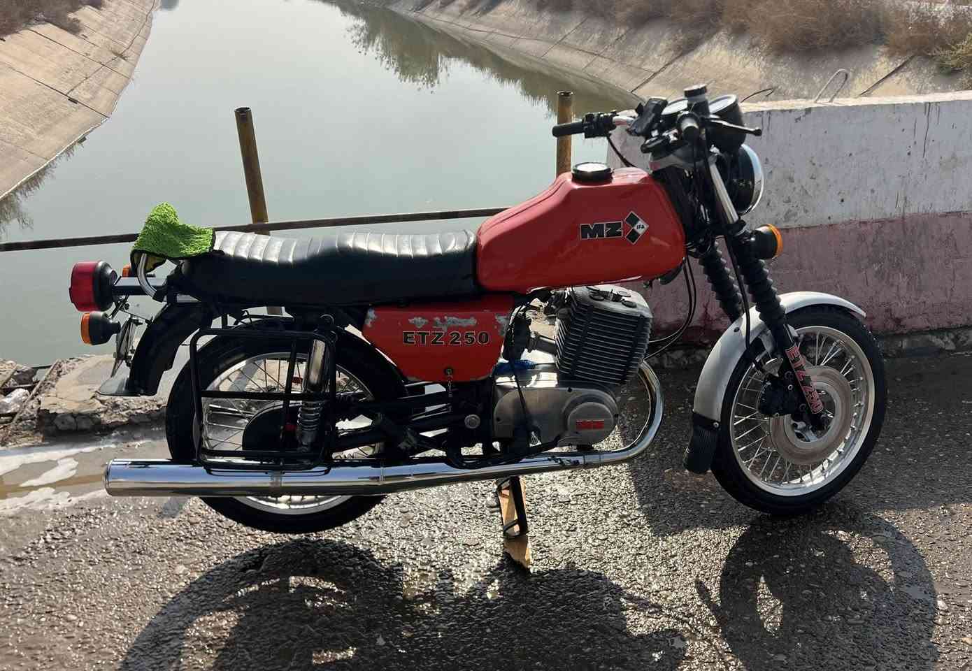 سلام عليكم اخوان ماطور للبيع موديل1982 اصولي مطابق شاصي وسنويه سايز3 بدون لحيم عنواني نجف مشخاب  للأستفسار ***********
