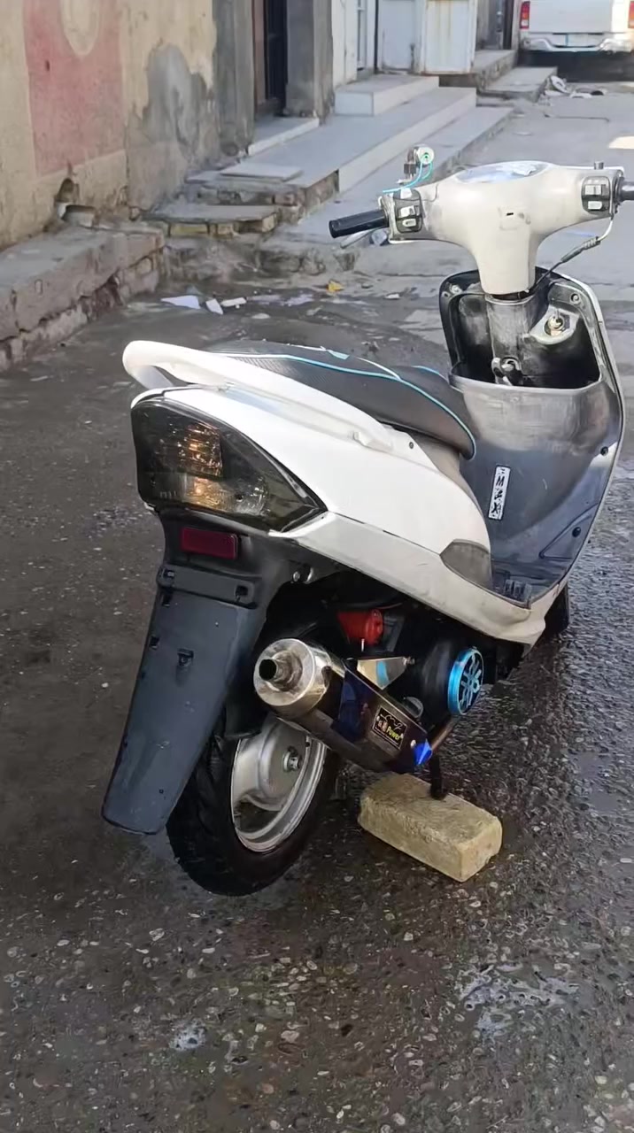 للبيع 350 ما مفتوحه بوشه 55 اوراق كلشي رياضي


**إذا كنت صاحب هذا الإعلان وتريد حذفه لأي سبب، رجاءا أرسل رسالة إلى الدعم الفني**