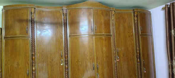 غرفة نوم صاج اخت الجديدة اي ضرر ما بيهة ابواب الغرفة موديل مقوس و الزاوية مراية دوارة وباب مكانها بغداد الشرطة الخامسة للتواصل واتساب ***********
