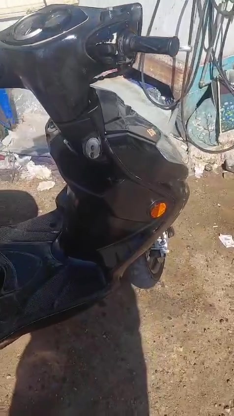 سلام عليكم سكنس للبيع دراجه نضيفه وحلوه كلها كامله ما بيه نقص نهائيا عنوان بغداد  ***********
