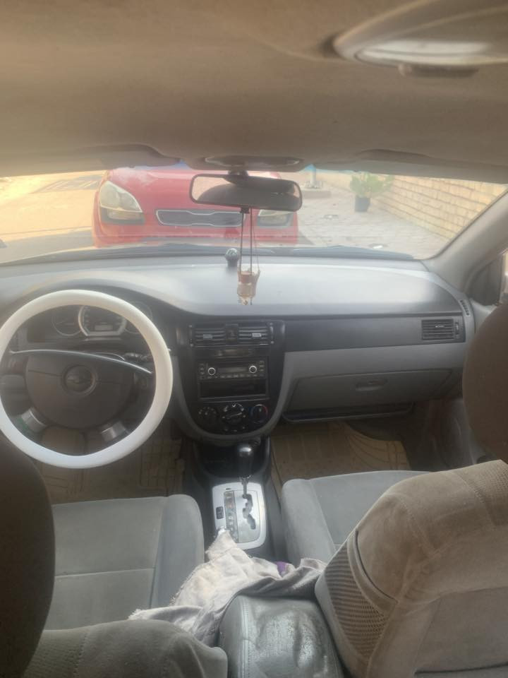 اوبترا موديل 2005 
كير اوتو سياره مصبوغه عام 
تدفئه تبريد تخم تاير صدر جديد 
كير ومكينه بلجيس تجي وشوف بعينك 
رقم بابل انكليزي باسمي بيها ملاحضات بسيطه 
سعر ب52 وبيها مجال مكان بغداد 
***********
رجائاً مايعجبك سعر اعبره وجماعة 40 لاتعلق وتضل تكسر بسعر
