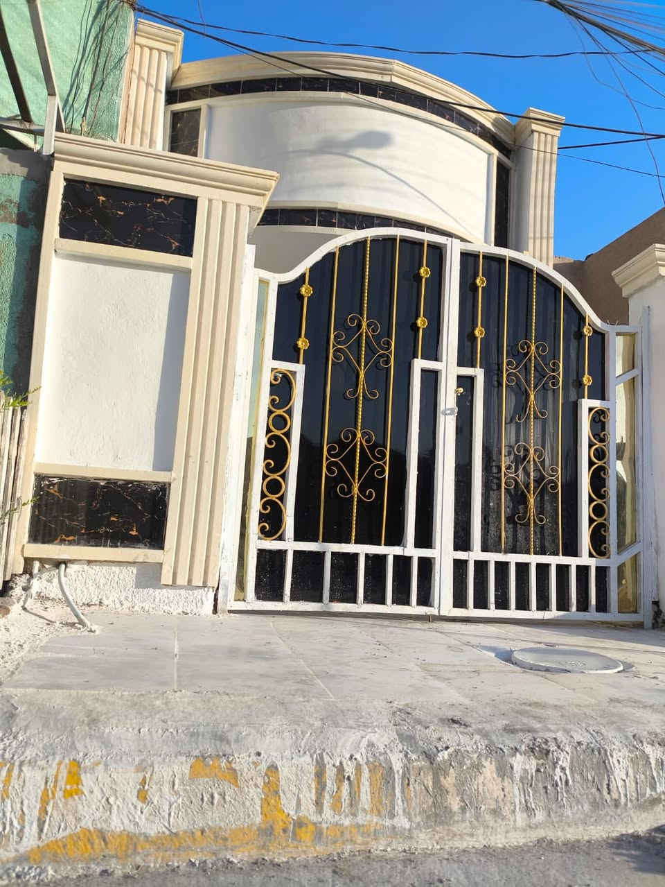السلام عليكم خواني مشتمل ٧٥ متر
الموقع حسينية منطقت ابو سمير المربع الاول 
واجهته على سياج مدرسه
نظيف جدا السعر  ٥٨
للاستفسار

‭ ‭***********‬
