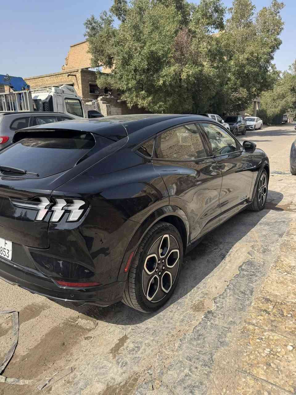 السلام عليكم
موستانك ماك اي 
 كهرباء بل كامل 2024 GT اعلى فئه 
دبل ماطور 4 ويل 
سرعه من0 الى 100 ب 3 ثانيه 
الشحنه من 450 الى 600 كيلو 
جنطه كهرباء 
4 كامرات 
كشنات كهرباء 
ميموري 
داخل 7 الوان 
تدفئه كشنات ستيرن 
وبعد هواي مواصفات 
السعر 235$ 
للاستفسار ***********
