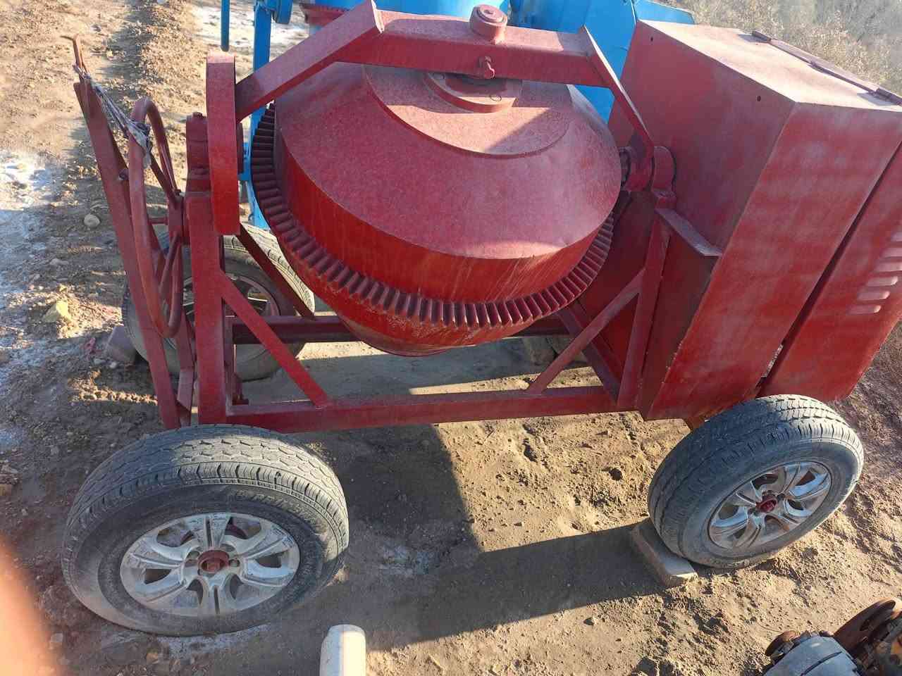 مكلف بالنشر 📱👉
خباطة أسمنت للبيع 
إستخدام قليل
العنوان : واسط : قضاء النعمانيه 
للاستفسار أكثر يرجى الاتصال على صاحب الرقم أسفل الشاشه : ***********
