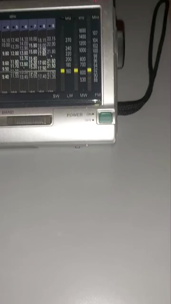 SONY ICF-SW11
سعره 70 الف 
#الجميع


**إذا كنت صاحب هذا الإعلان وتريد حذفه لأي سبب، رجاءا أرسل رسالة إلى الدعم الفني**