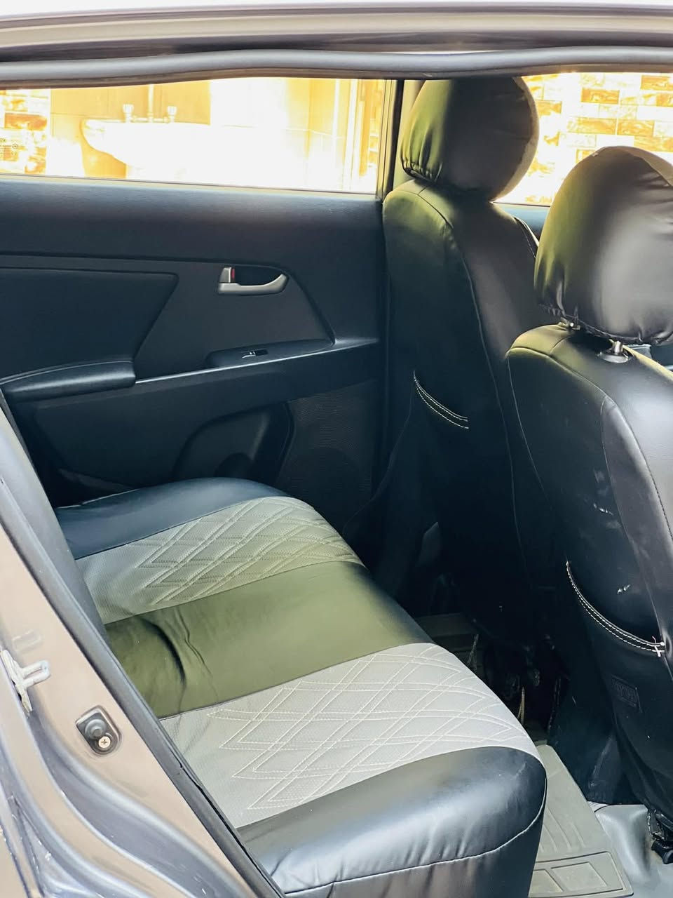 سلام عليكم
سبورتج موديل 2012رقم ديالى الجديد تحويل مباشر 
محرك دوش كير محرك مكفولات 
صدر جديد تخم تاير  السياره جاهزه  
ملاحظه//السياره بيهه قطعتين صبغ بدون دواخل ولباقي مكفول 

السعر 127

رقم تلفون ***********
مكان سياره ديالى
