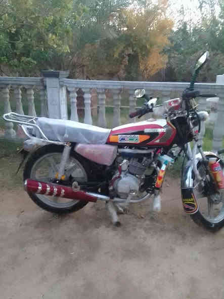 السلام عليكم سيفان للبيع   5 جير قير موديل 17 كهربائيات شغاله جيجات شغاله متواجد خاص  ***********
