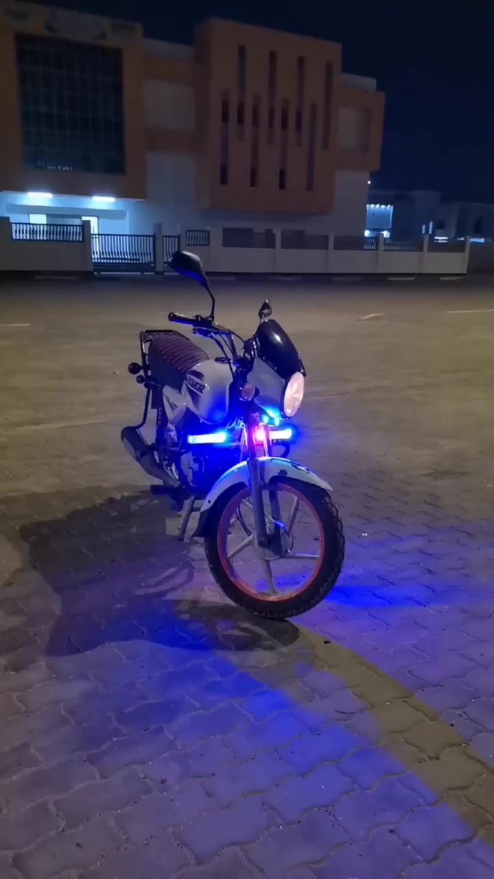 دراجه كامله مكمله ما بيها نقص عينه ولايت واشاير وبكلايت وسطاب لايتات اضافيات اناره عل جسد تايرات نضيفات هنا ويلاتهن دراجه كامله ما بيها نقص خالينها للبيت للمسواك مالت الحچي للبيع السعر 1100وبيها مجالل
متواجد واتساب ***********
