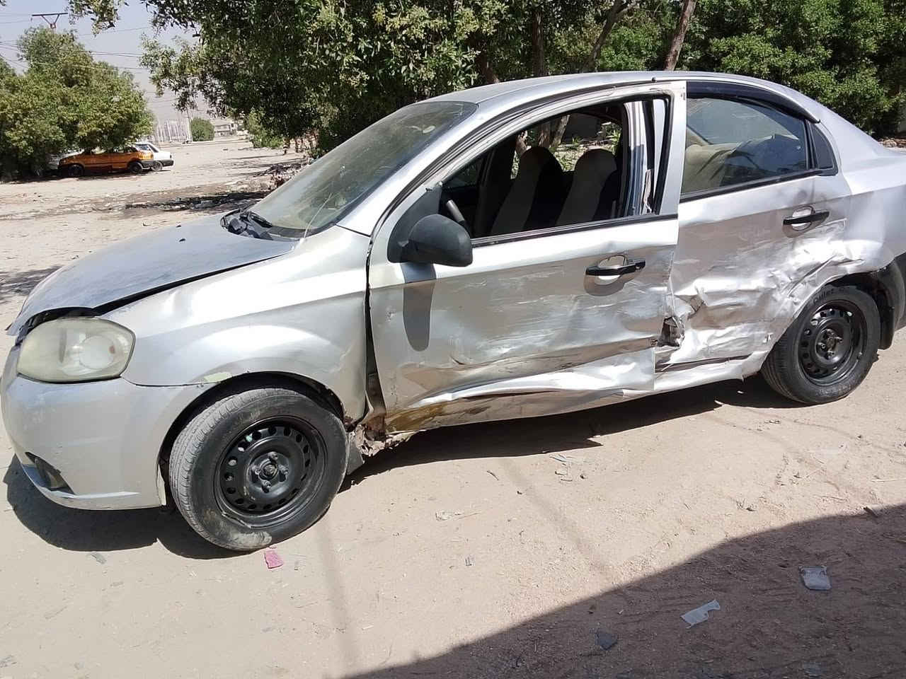 السلام عليكم سيارة رقم أربيل السياره مضروبة ستوهي ومتوازي ع البيع عنوان كربلاء قرب الحوالي شارع المدرسين***********
