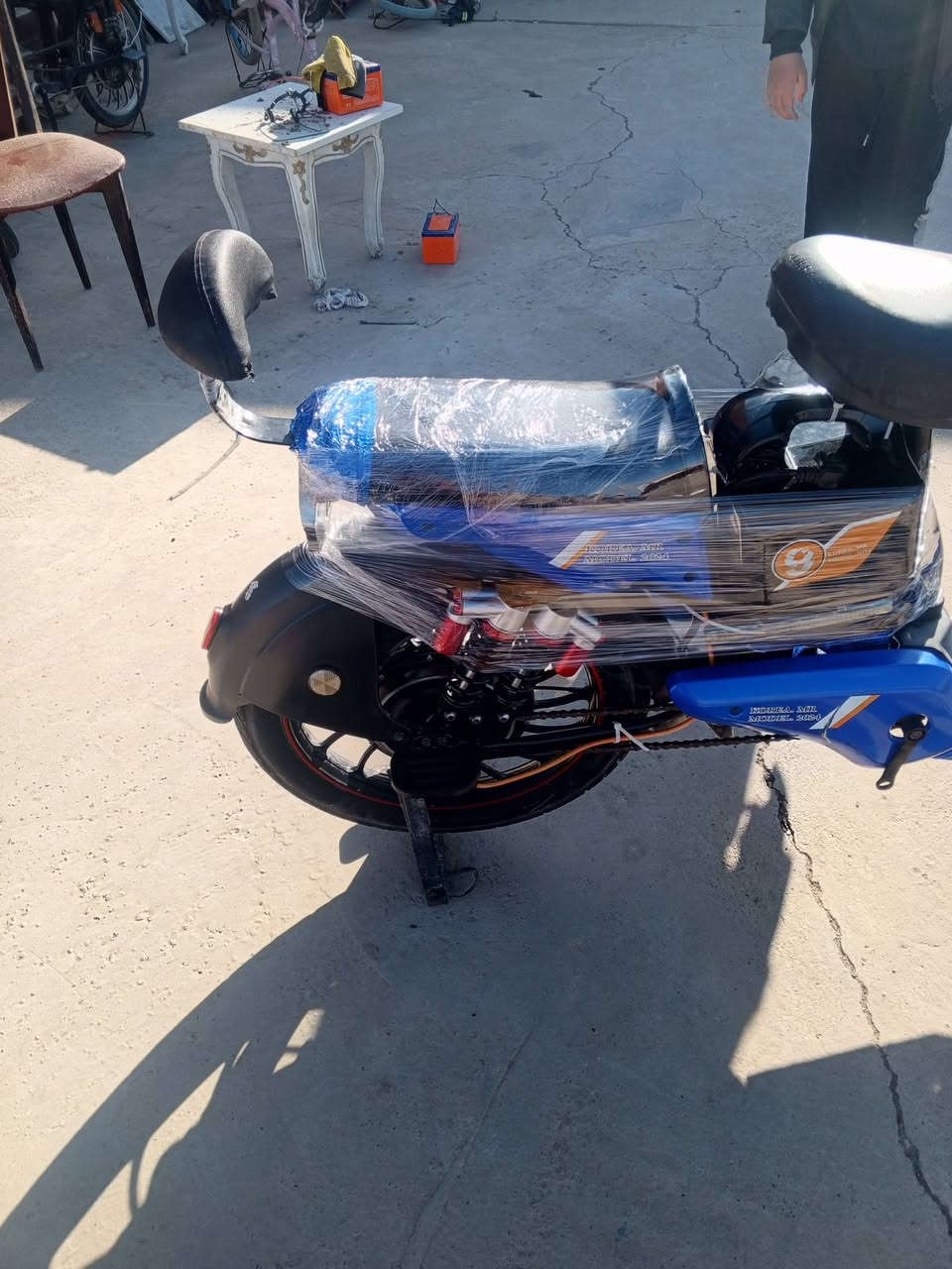 اسلام عليكم ماطور شحن حجم 20 بطاريه جديده للبيع سعر 350 رقم الهاتف ***********
