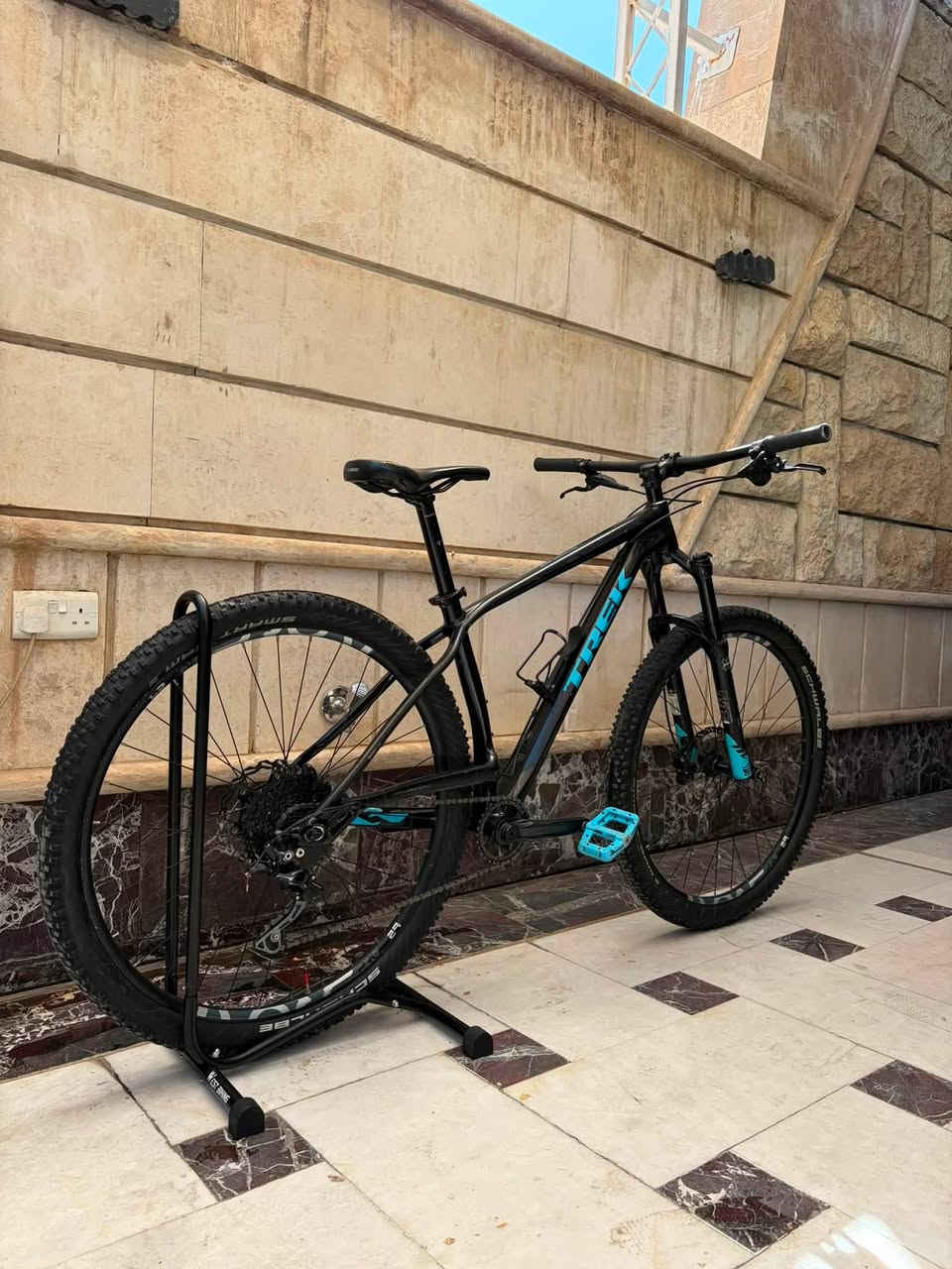 السلام عليكم
للبيع TREK STACHE 5🌟
حجم التاير 29 
تايرات SCHWALBE SMART SAM 
حجم الفريم M/L
كروب سيت Deore 10x1
الذراع RACE FACE 
بريكات دهن شميانو mt200 

السعر 775 الف وبي مجال🌟
للتواصل/***********☎️
مكاني بغداد زيونة 710📍
يتوفر توصيل جميع انحاء العراق🚚
