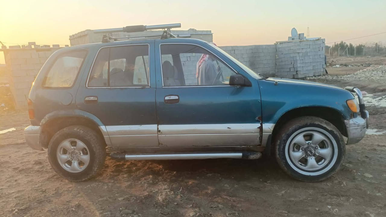 سلام عليكم عندي سياره للبيع كيه سبورتج موديل 1995 رقم بغداد تحويل ثاني يوم مكاني بغداد مكينة او كير جديد *********** السعر 30او بيها مجال لزينين
