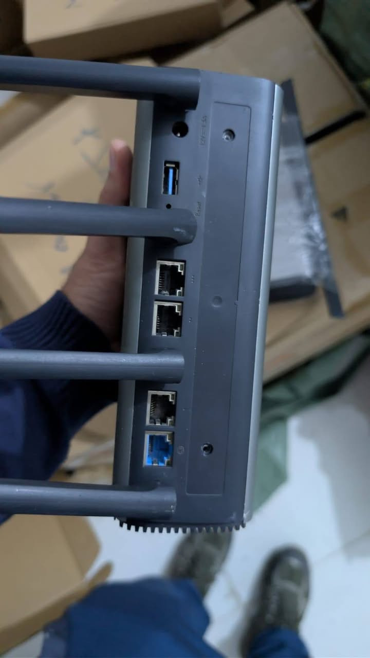 وحش التعديل: Xiaomi Mi Pro R3P (نظام OpenWrt) 🔥
تبحث عن استقرار وإنترنت بدون حظر؟ هذا الراوتر هو الحل الأمثل للمحترفين.
✅ الميزة الأقوى: ذاكرة عشوائية RAM 512MB (أقوى بـ 4 أضعاف من الراوترات العادية) لضمان عدم التعليق نهائياً.
✅ النظام: مجهز بنظام OpenWrt العالمي (يدعم V2Ray, VPN, وتطبيقات كسر الحظر مباشرة).
✅ التصميم: هيكل ألمنيوم بالكامل لتبريد جبار وأداء مستقر 24/7.
✅ السرعة: AC2600 مع 4 هوائيات لتغطية تخترق الجدران.
💰 السعر: 100 ألف دينار (شامل التوصيل المجاني).


**إذا كنت صاحب هذا الإعلان وتريد حذفه لأي سبب، رجاءا أرسل رسالة إلى الدعم الفني**