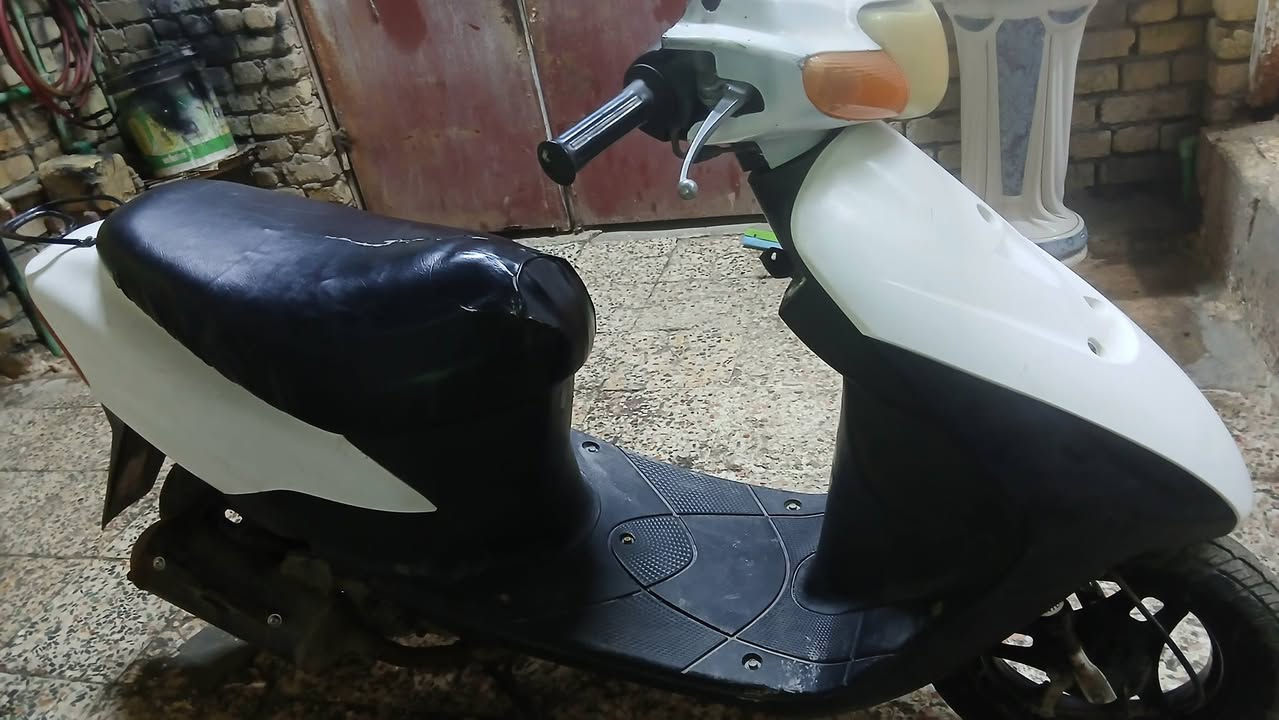 السلام عليكم
دراجة ساسوكي رياضي  كله شغال ما ناقصها شي كفراتها بلاد سوادات بلاد السعر ٣٥٠ الف وبيها مجال للشراي ان شاء الله *********** واتساب وشريحه
