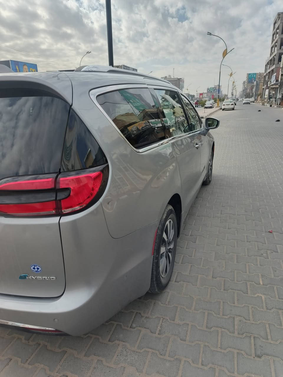 باسفيكا هايبرد بلكن موديل ٢٠٢١ سياره جاهزه رقم بغداد تحويل مباشر مواصفات السياره محرك ٣٦٠٠ دواخل اوف وايت كراسي كهرباء هيتر ستيرن هيتر ثلاث قطع تبريد مركزي ابواب وصندوق بصمه كهرباء كاميرا ٣٦٠ رادارات محيطية لكل الجهات شاشه كبيره منافذ يواس بي وتايبسي لكل الركاب مصابيح لد بلاجكتور لد مع لد نهاري  حساسات اماميه وخلفيه و جانبيه حساسات اجتياز بالمري مكان السياره النجف صبغ جاملغ خلفي وباب سلايد ايمن مع نصف البنيد و سونار موجود السعر ٢٢٥٠٠$ للتواصل واتساب واتصال / ***********//اتصال  ***********
