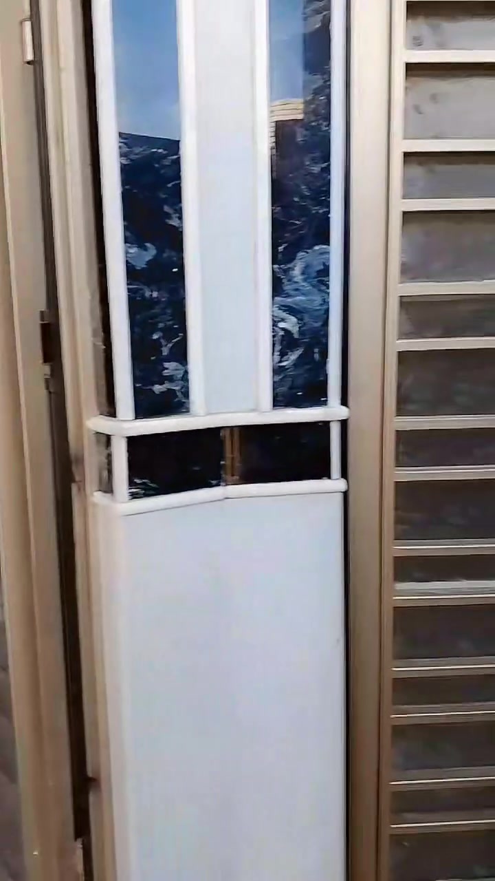 سلام عليكم بيت البيع المساحه 100 م مربع ركن  الموقع حي الموظفين الاستفسار الاتصال ***********
