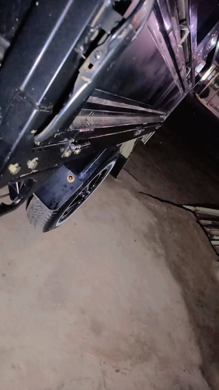 سلام وعليكم عدي ستوته
جمرة موديل 23 زيري مرقم
 انكليزي سنويه لل٣٠ مداور 
ثاني يوم بسمي دشبول لكتروني 
مقفله مكينه بلاد شاصي مكفول 
مامتعوبه ستوته احله من صور 
مكان سوق شيوخ رقم صاحب ستوته ***********
