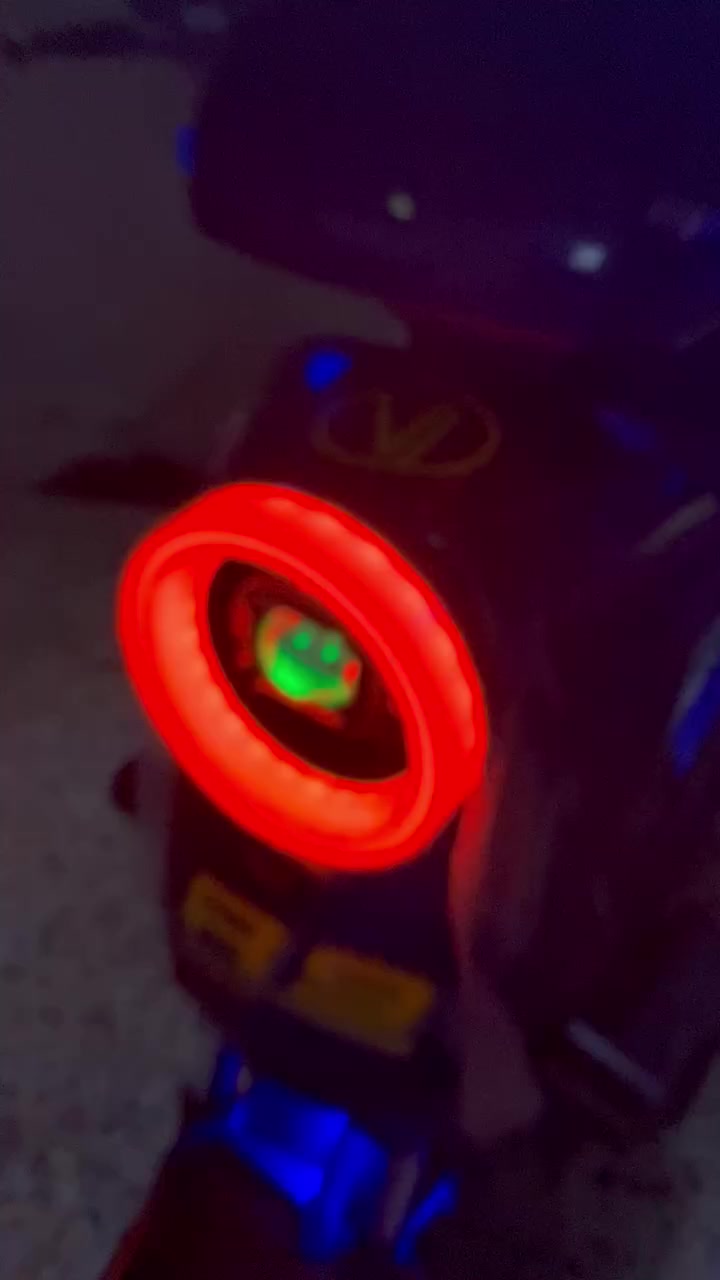 السلام عليكم
دراجه شحن R9 اللبيع

دراجه خير من الله موصفاته موديل 2026 اخر اصدار اخذته قبل شهر جديده من الوكيل 

1/ملف: 1500واط حقيقي

2/اشاير يمنه يسره عالي ناصي 

3/بطارياته 5 23امبير حقيقي

4/ماشيه2000 كيلو 

5/سرعه 109 بل شاشه حقيقي 60الى 65 

6/و دراجه بيه بوكس و درع يمنه يسره حمايه الدراجه 

7/و بعد اكو موصفات ما ذكرته 

8/العنوان البصره قضاء الزبير شارع سوك سوادي 

9/و دراجه ما ناقصه برقي واحد 

10/ رقمي  ***********
سعر 425
