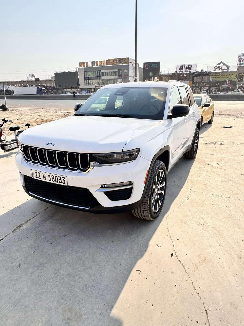 السلام عليكم
جيب شيروكي لاريدو 

موديل 2024

محرك3600بانزين 

رقم اربيل الجديد 

حادث امامكم بل صور

مواصفات 

حساس خلفي 

رادار 

كامره 

بصمه 

كشن السائق كهربائيّ 

شاشه 

شفتات ستيرن 

مثبت سرعة 

بيها بنيد وجاملغ مبدل بدون دواخل وبدون شاصي والسونر هم بل صور 

السعر 290وبي مجال قليل 

العنوان بغداد 

هاتف ***********
