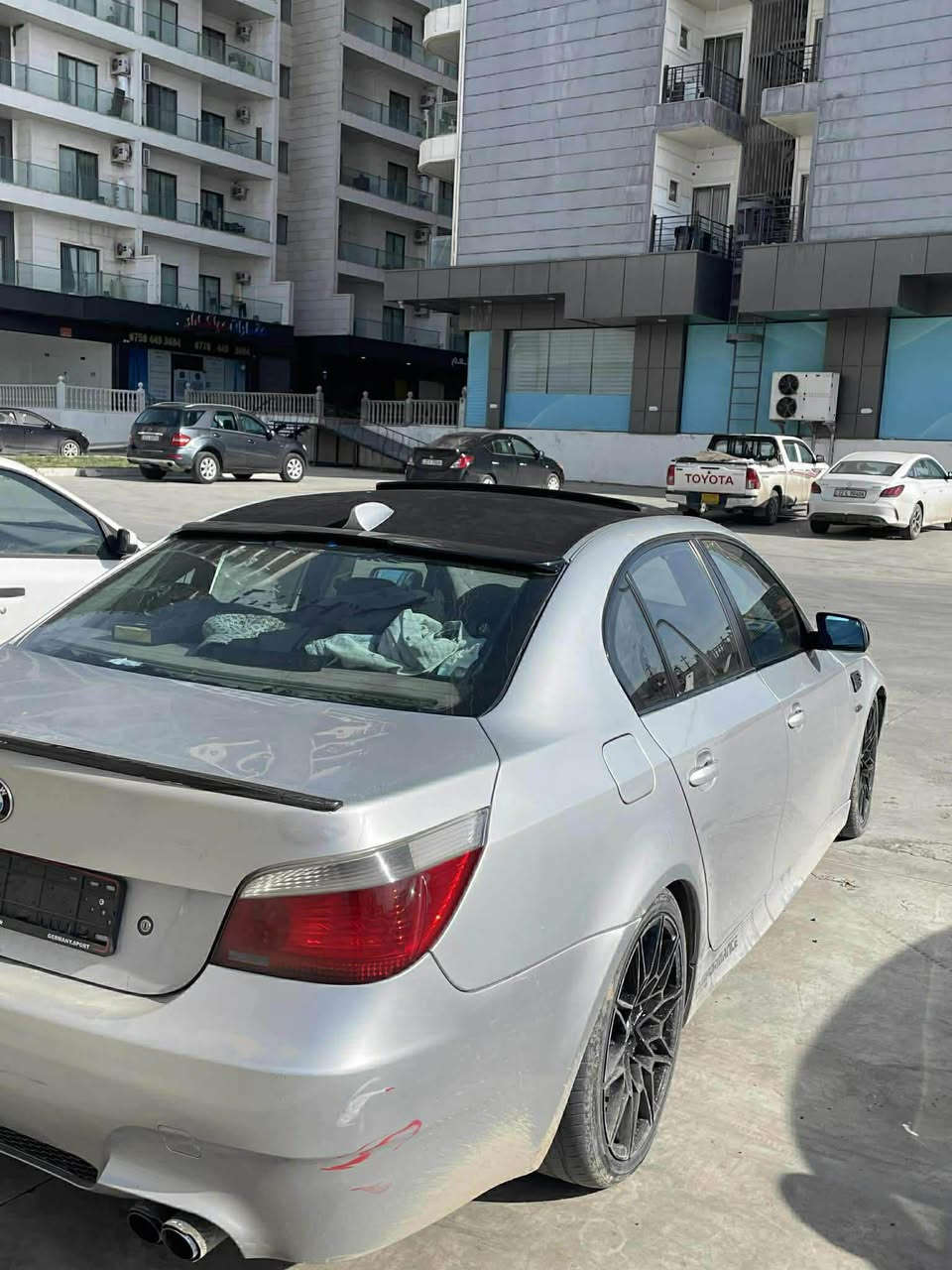 Bmw 
2004
5 پەردە  قەپات مواسەفات
مەنەفیست پاکانە خرامە بەشەرت مەکینە ٥٢٥ مەکینە مەرخوب یەک پارچەو نیو سبوخ
سەیارە کامل بە شەرت
کەمێک تەزرەی هەیە نمونە لەجوانی 
***********
74 شقلاوة, أربيل
