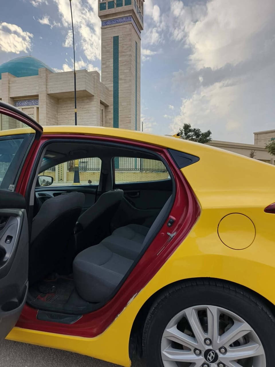 النترا تكسي موديل ٢٠١٤ حادثها قبق جنطه وجاملغ مسجله خطها كربلاء نجف سعرها ١٠٨ وبيها مجال بسيط رقم مبايل ‏‪***********‬‏
