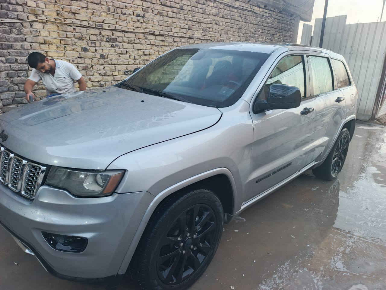 سلام عليكم  تحيه طيبه ورمضان كريم عليكم شباب جيب 18بلاك مواصفات معروفه فول عدى الفتحه ويل 20توقف عنده الرجوع حساسات كامره دواره فور ويل كشن كهرباء و تدفئه وتحكم كامل بلادي شاشه معتني بيه مال جني السعر 210 وقيم وتدلل بيه مجال بسيط بجم كبس تبريد ثلج ثلج تغم تاثير ماعايز لو دينار صدر كامل بالكارتون 16قطعه حتى المابيه شي بدلته مجموعه زنون كامل ضمان 4سنوات استبدال وصل موجود سياره ليره لاستفسار *********** مستعجل على بيعه
